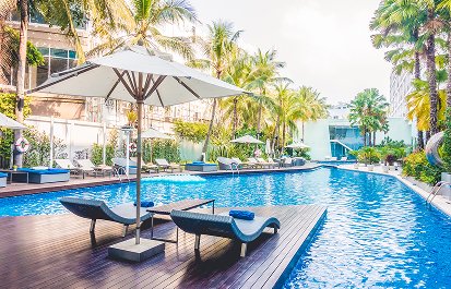 Top 5 Mistakes to Avoid When Hiring a Pool Contractor